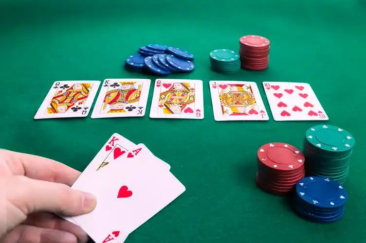 Weekly cashback dashboard on rudaltoto togel showing Erek Erek wager history and tier progression